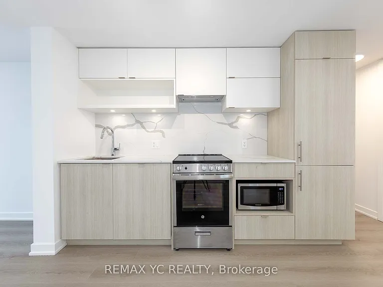 100 Queen St E #2515 — Photo 10