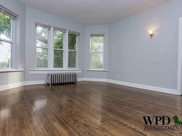7639 S. Colfax Ave. — Photo 5
