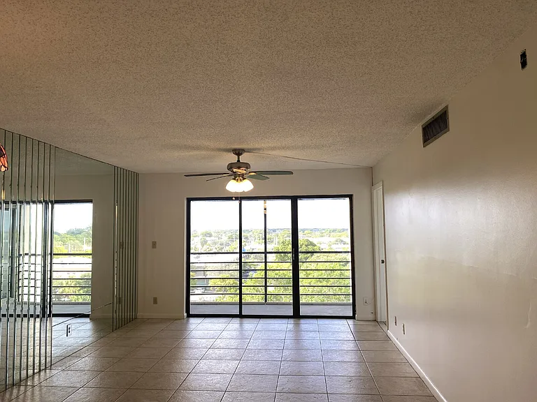 2322 S Cypress Bend Dr #711 — Photo 17