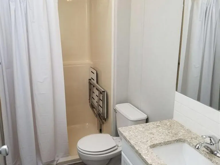 1020 Linden St — Photo 11