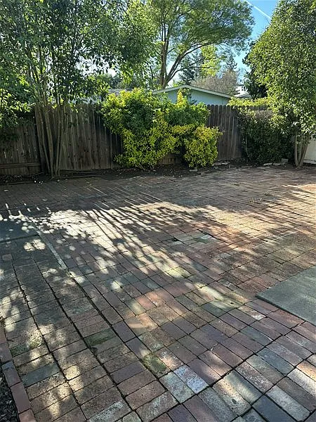 4 bed, 2.0 bath, 1700 sqft, $4,000 — Photo 2