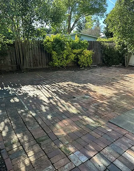 1826 Alameda Ave — Photo 2