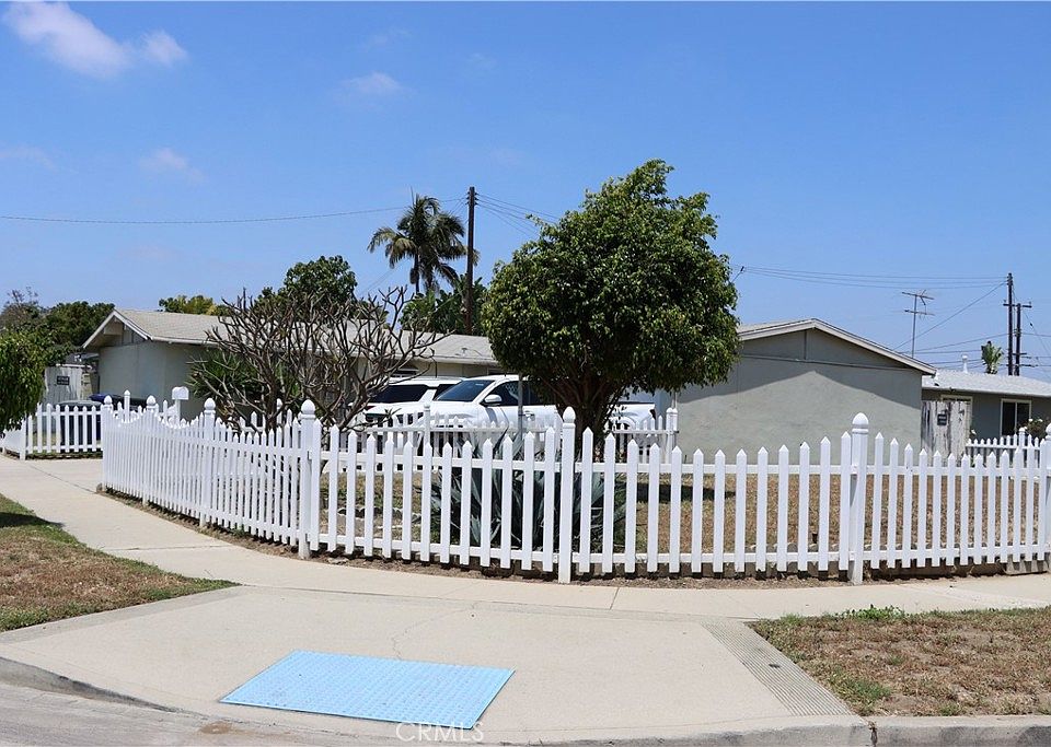 1st image of 5915 Los Ranchos Dr