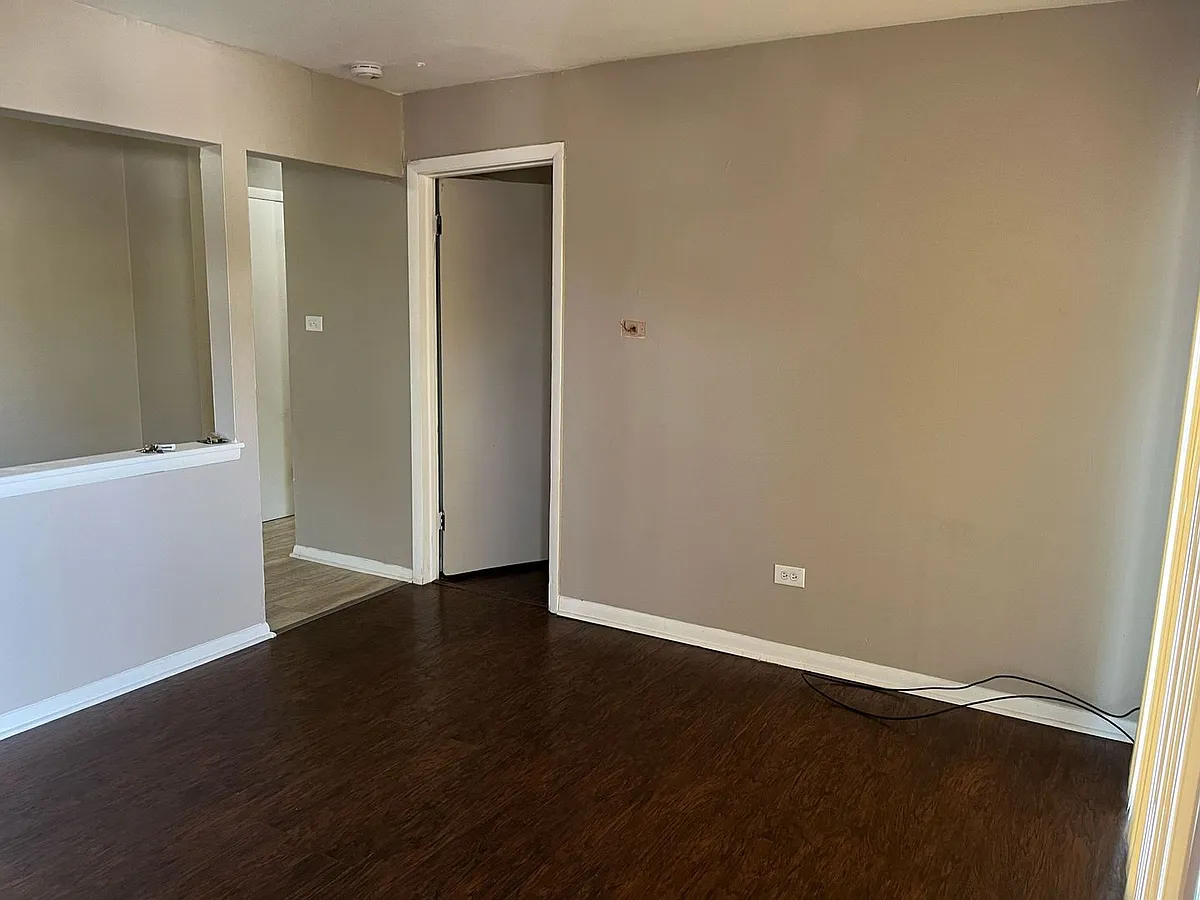 Building Photo - 1200 W 127th St