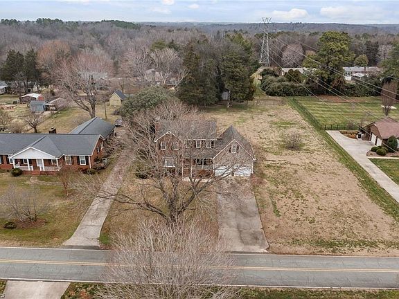 4th image of 1172 Geneva Albright Rd