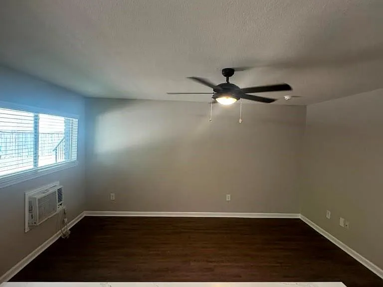 1225 W 25th St #3 — Photo 9