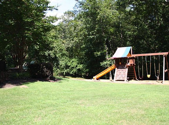 4th image of 130 Cedar Hill Dr