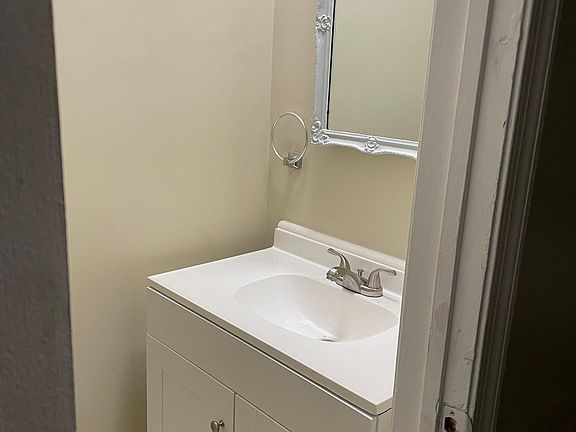 4th image of 395 Circuit Ln Unit E