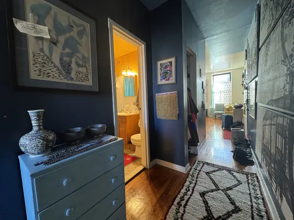 590 Franklin Avenue image 5 of 11