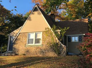 26 Mountain View Rd, Putnam Valley, NY 10579