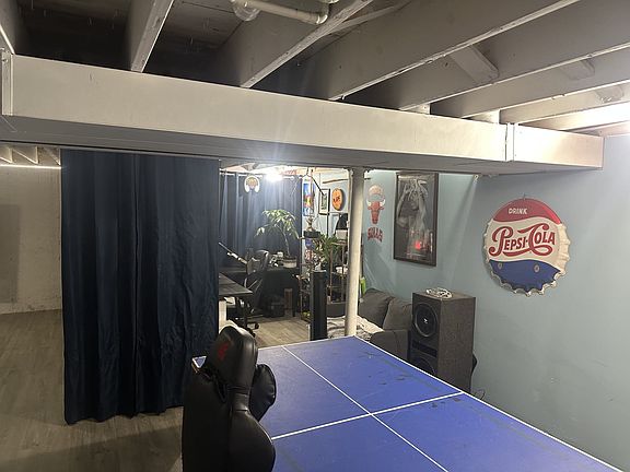 4th image of 513 Valerie Ln #1
