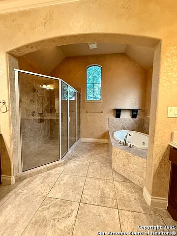 215 Evans Oak Ln — Photo 21