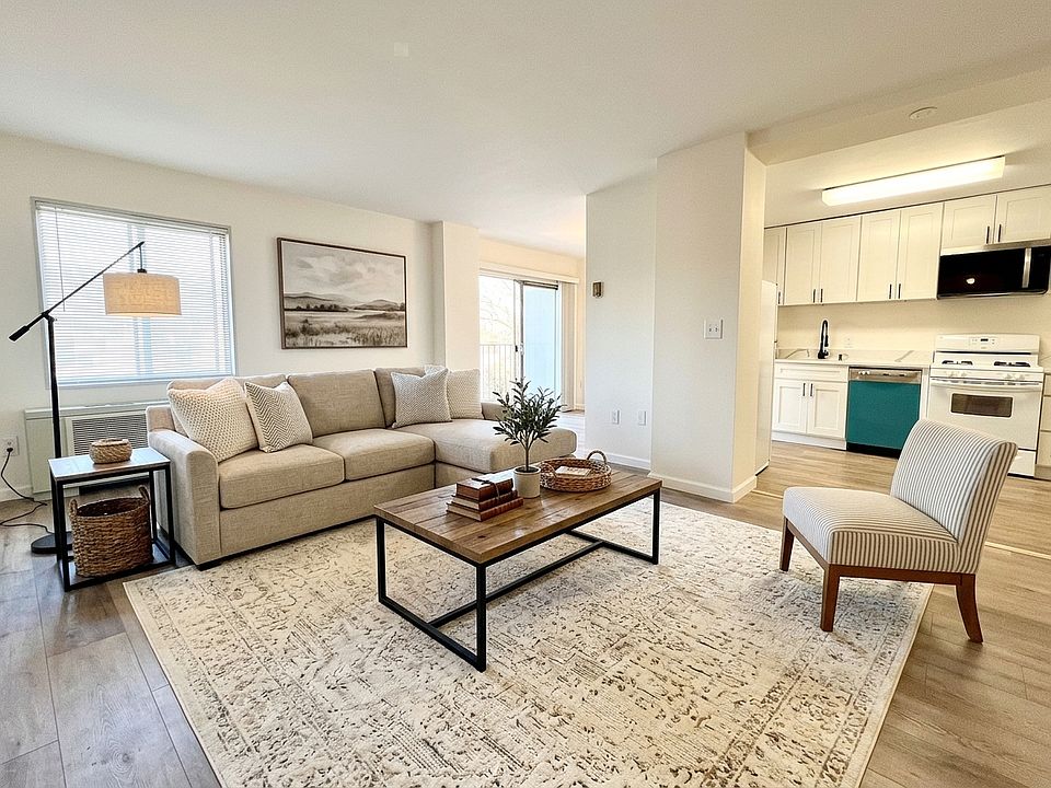 1st image of 1111 University Blvd W APT 402