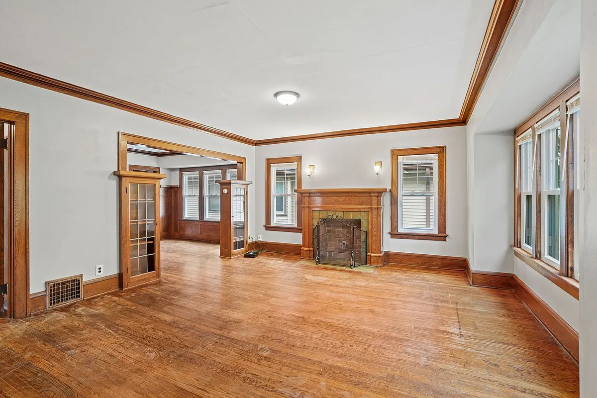 Building Photo - 3040 N Maryland Ave