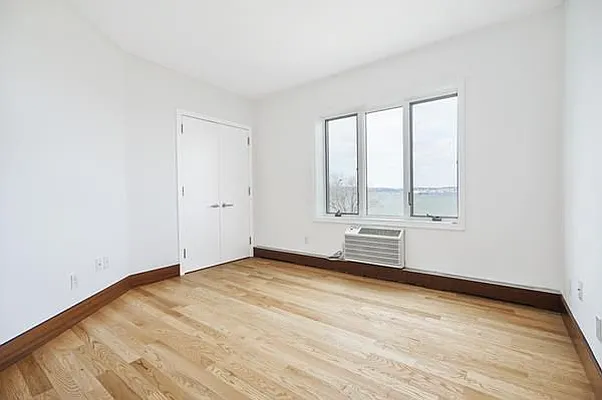 Sold by Avenue Sotheby's International Realty | media 13
