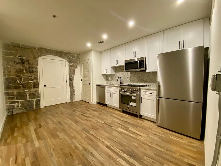 Andrews Court — Photo 55