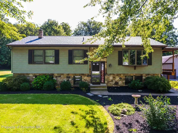 150 Quarry St, Nicholson, PA 18446