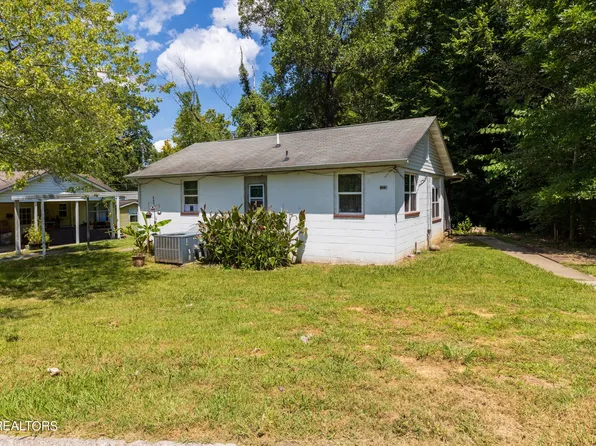 107 Paris Ln, Oak Ridge, TN 37830