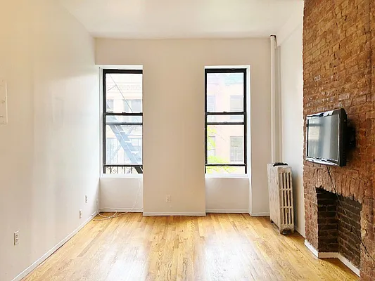 Rented by Best Apartments North Inc | media 25