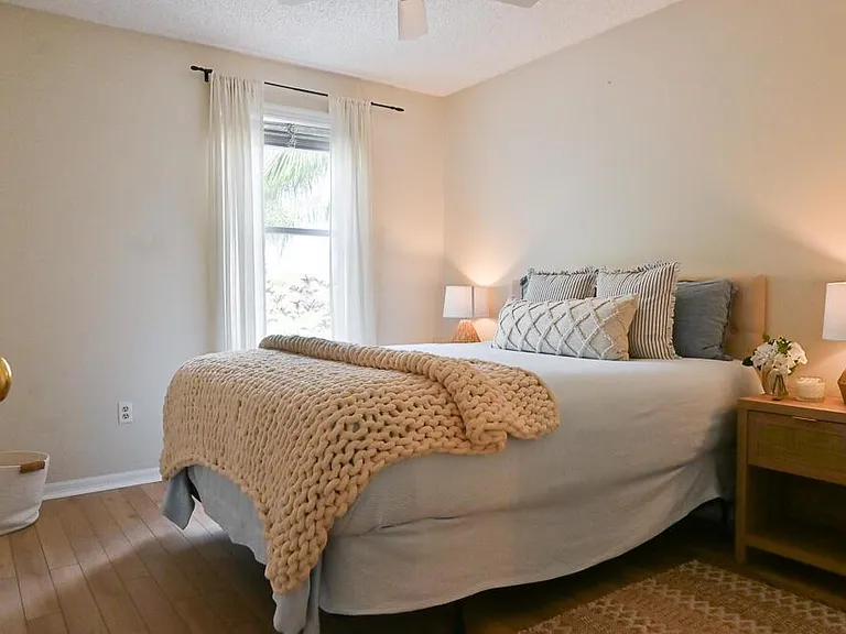 12828 Meadowbreeze Dr — Photo 28