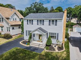 36 Longcroft Rd, Rochester, NY 14609