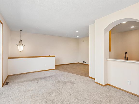 3rd image of 7531 Southridge Ct