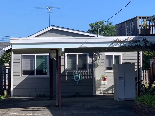 930 2nd Ave, Seaside, OR 97138