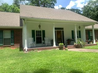 104 Robinhood Rd, Vicksburg, MS 39180