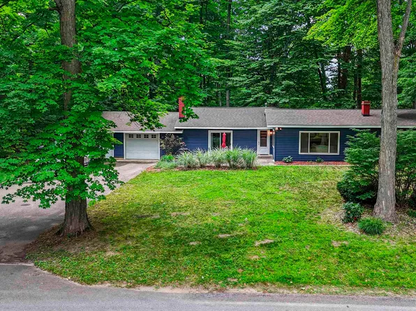 3772 Central Park Dr, Grawn, MI 49637
