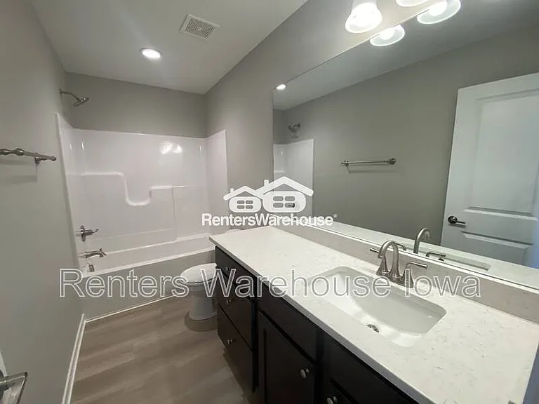 7000 Lake Ridge Ave #13 — Photo 12