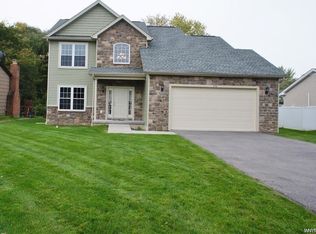 658 Hopkins Rd, Buffalo, NY 14221