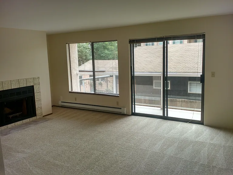 6520 23rd Ave NE #102 — Photo 4