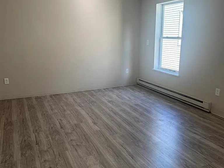 50-56 Hunters Ave — Photo 5