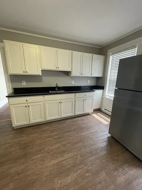 706 Front St #1F