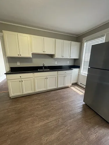 706 Front St #1F Photo 1