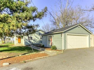 673 W Valley View Rd, Talent, OR 97540