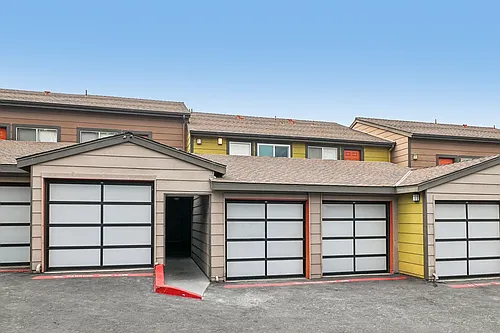 Renovated Oceanside Apartment Homes-MOVE IN PROMOTION! Photo 1