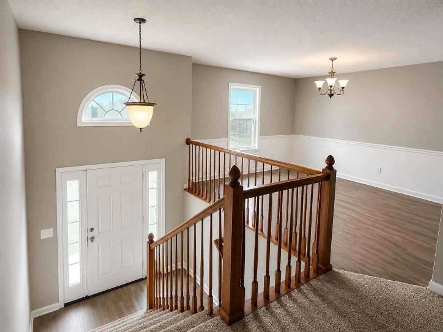 $2150.00 4 Beds 3 Baths and Bonus Room — Photo 2