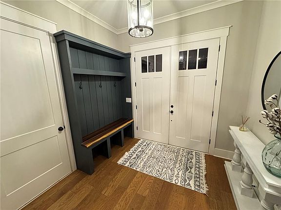 4th image of 7680 Little Mill Rd