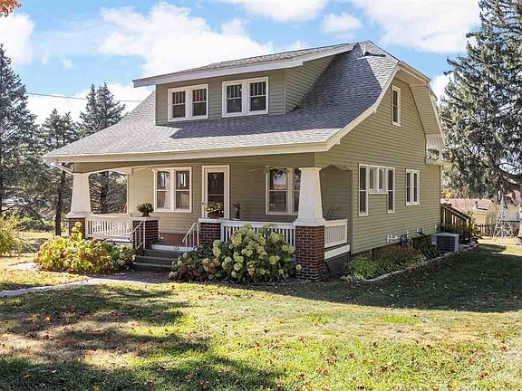 2nd image of 103 Summit Ave NE