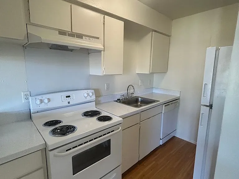 Oak Park Apartments — Photo 29