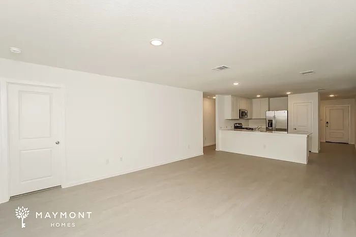 3 bed, 2.0 bath, 1266 sqft, $1,748 — Photo 4