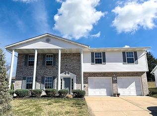 51 Whispering Oaks Dr, Washington, MO 63090
