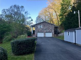 631 Hidden Valley Rd, Chapmanville, WV 25508