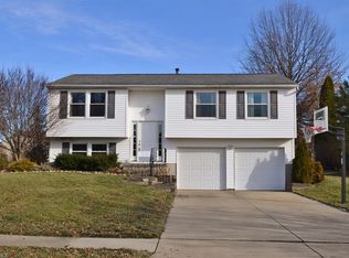 5525 Pond Ct, Stow, OH 44224
