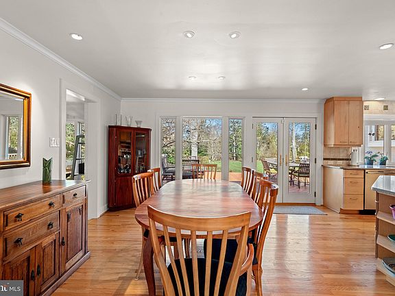 4th image of 4710 Tarpon Ln