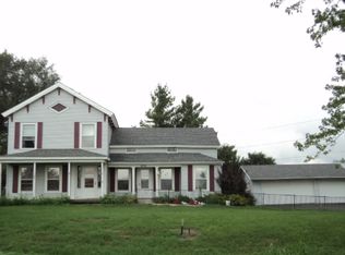 698 Steele Rd, Fall River, WI 53932