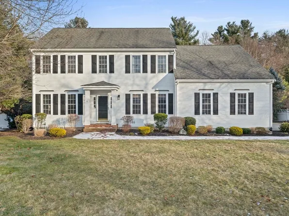 8 Ganawatte Dr, Walpole, MA 02081