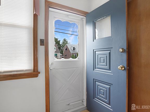 5th image of 27 Hermann Ave