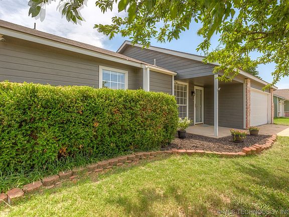 3rd image of 9476 E Aspenwood Dr